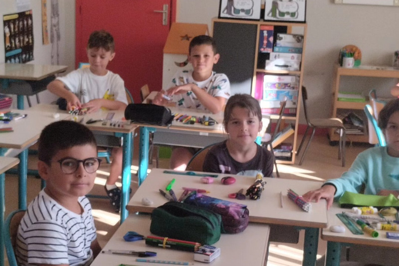 Une belle rentrée d'école sous le soleil